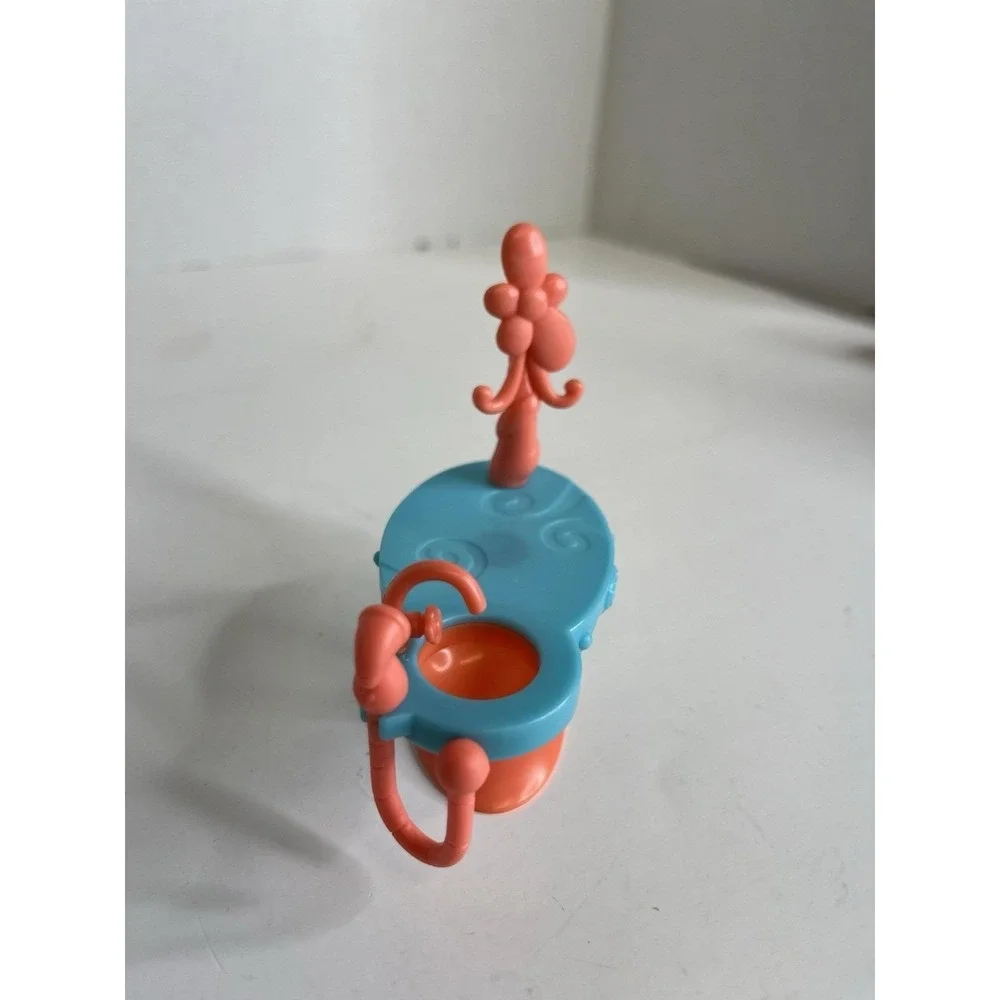 LPS littlest pet shop hair salon scene hasbro 2006 toy figure